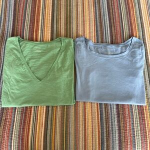 Set of 2 Merona "The Ultimate Tee" T-shirts. V-neck and scoop neck. Women's XXL.